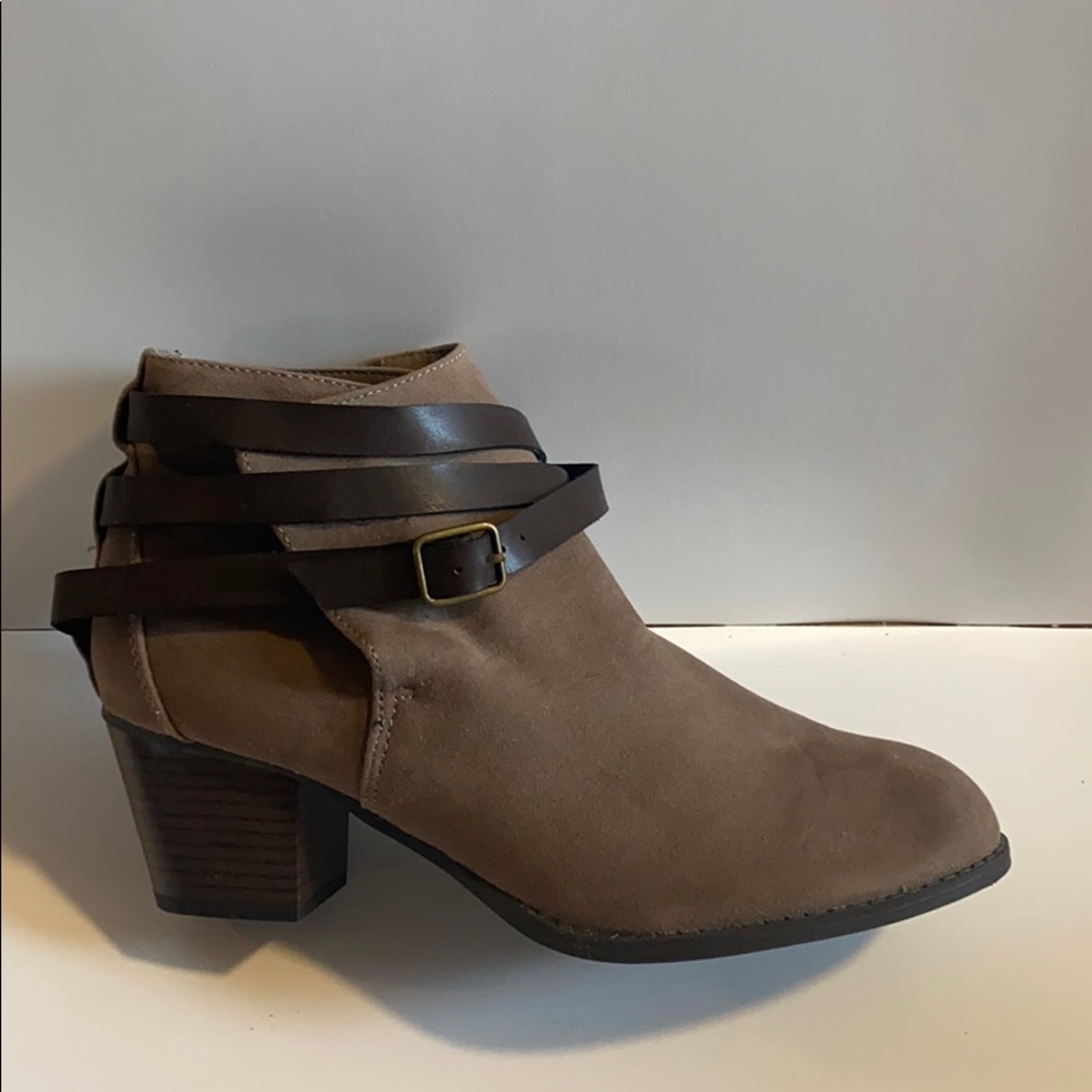 ✨BRAND NEW✨MOSSIMO TAN FAUX SUEDE BOOTIES FESTIVAL LOOK